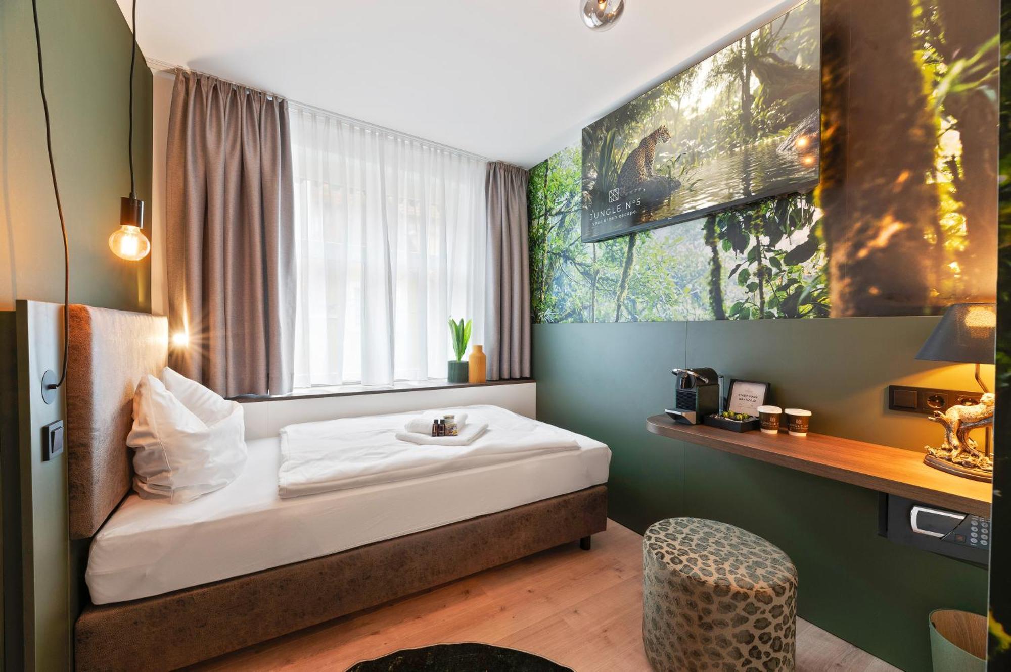 Jungle No5 Boutique Hotel - Stuttgart City-Center Estugarda Exterior foto